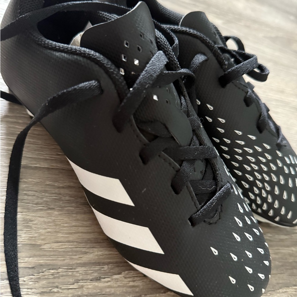 Brand new Adidas kids Predator Freak cleats